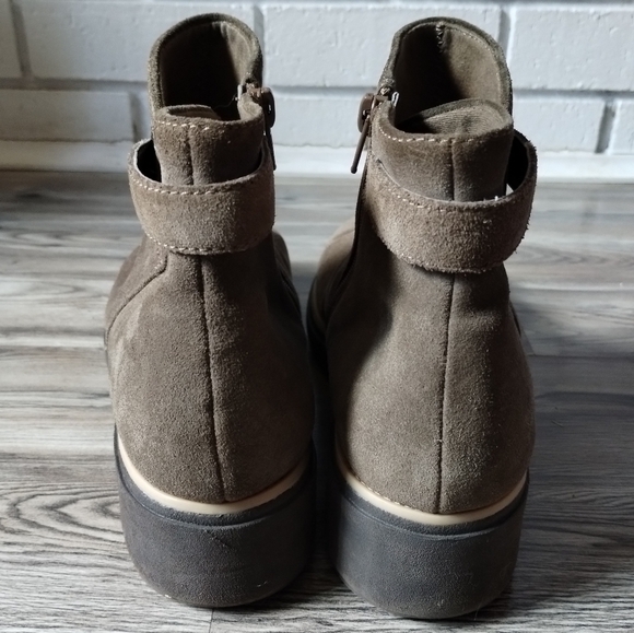 Clarks Sharon Spring Suede Leather Ankle Boots Taupe Women's Size 9.5 - Picture 3 of 6